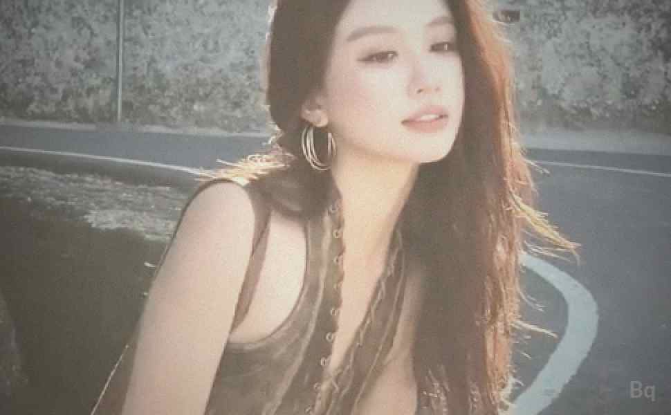 反思伦理：夫妻情感缺失下嫂子向小叔子的越界索取，性感内衣难掩空虚真相