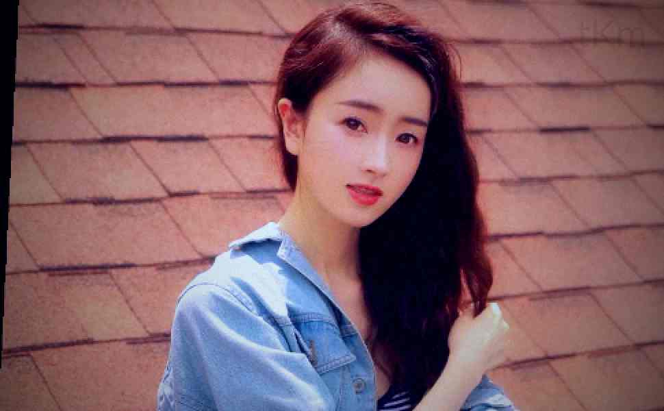 车模程儿车展惊现走光事故，不穿内裤？抖音286万粉丝彻底炸锅！