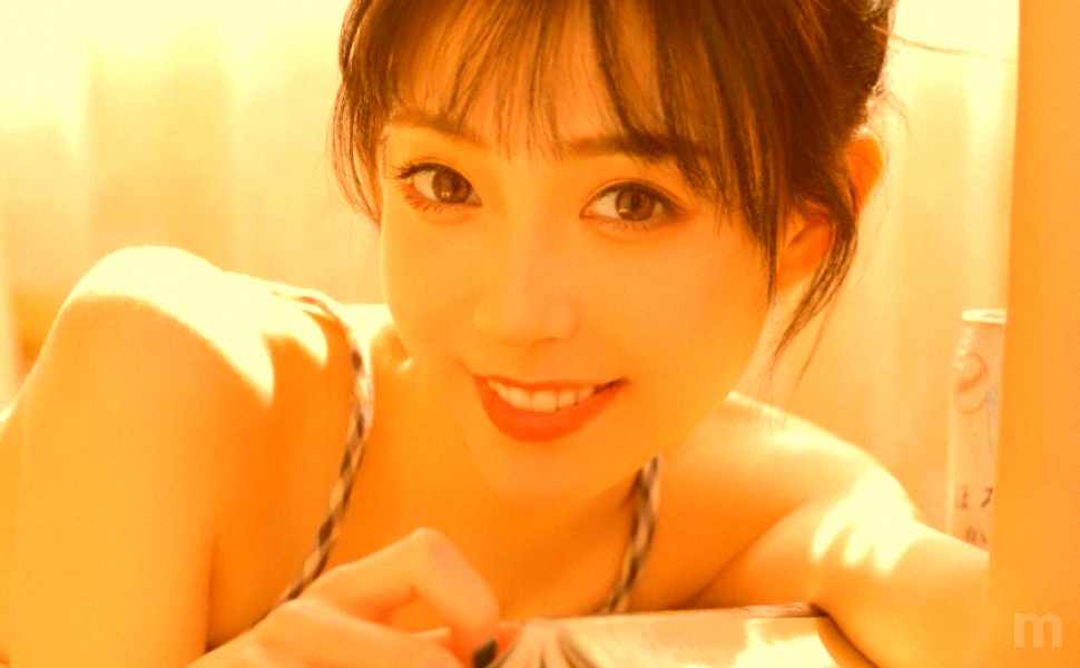 双马尾坦克妹美甲店被遥控跳蛋玩到高潮，凳子湿透老板娘当场撤换