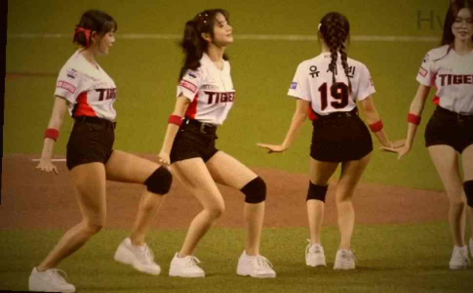 从抖音爆红到线下争议，重庆网红王乙翕的流量变现时间线