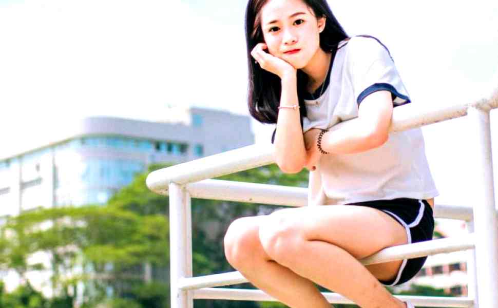 清纯人设崩塌？360万粉网红“机智的羊咩咩”遭AI脱衣改图引发热议